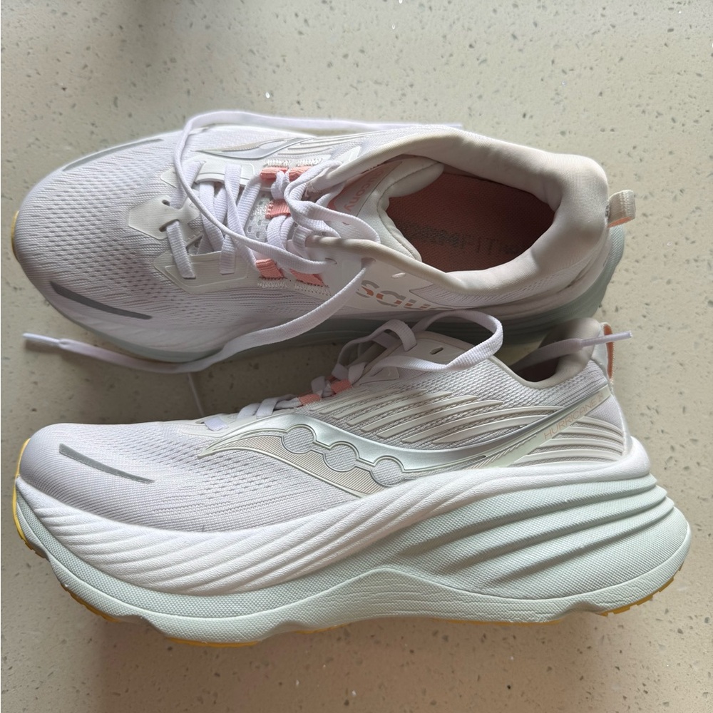 Saucony Hurricane 24 Running Shoes
